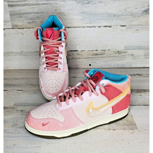 Social Status x Nike Dunk Mid Free Lunch Strawberry Milk DJ1173-600 Men's Size 8 - Picture 1 of 15